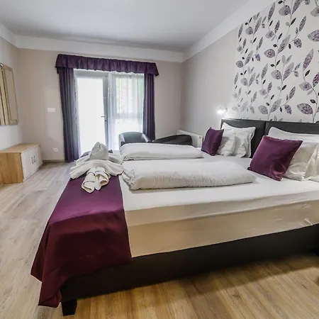 Az Idill Bed & Breakfast 3*